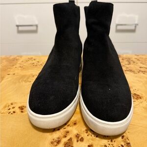 Steve Madden Black Suede women’s  Boots